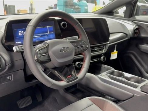 New 2026 Chevrolet Equinox EV RS image 9