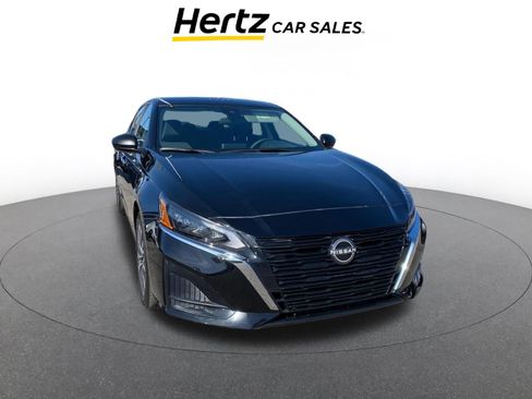 Used 2025 Nissan Altima 2.5 SV image 1