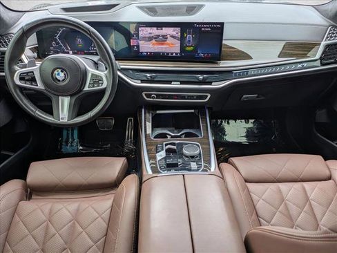 Used 2024 BMW X7 xDrive40i w/ M Sport Package AWD/4WD image 16