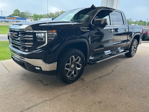 Used 2023 GMC Sierra 1500 SLT w/ SLT Premium Package image 4