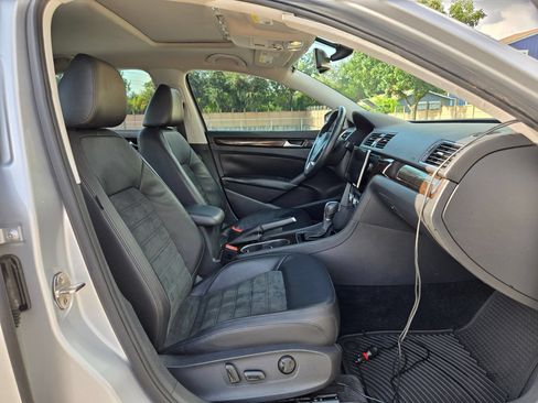 Used 2015 Volkswagen Passat 1.8T SEL Premium FWD image 28