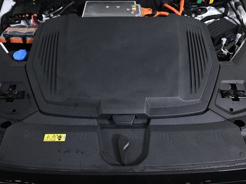 Certified 2024 Audi Q8 e-tron Premium image 22