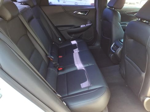 Used 2016 Chevrolet Malibu LT w/ Leather Package FWD image 12