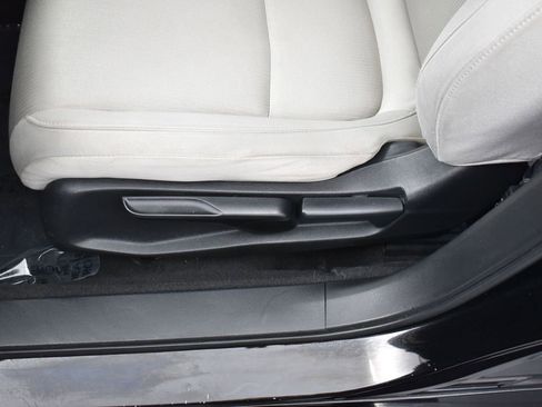 Used 2018 Honda Accord LX image 10