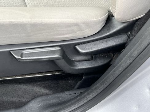 Used 2021 Honda HR-V LX image 16
