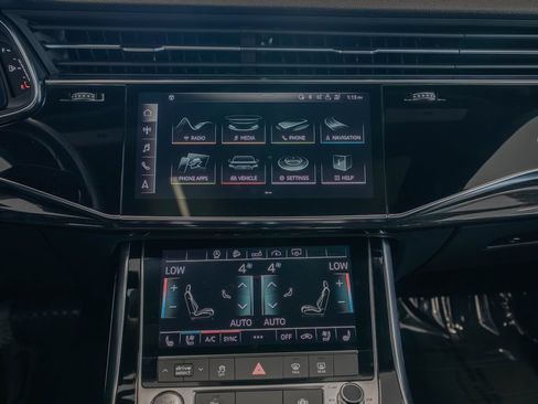 Used 2020 Audi Q8 Premium Plus AWD/4WD image 20