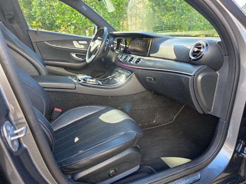 Used 2017 Mercedes-Benz E 300 image 39