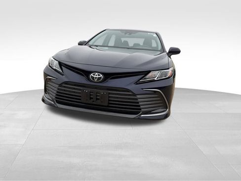 Used 2022 Toyota Camry LE image 9