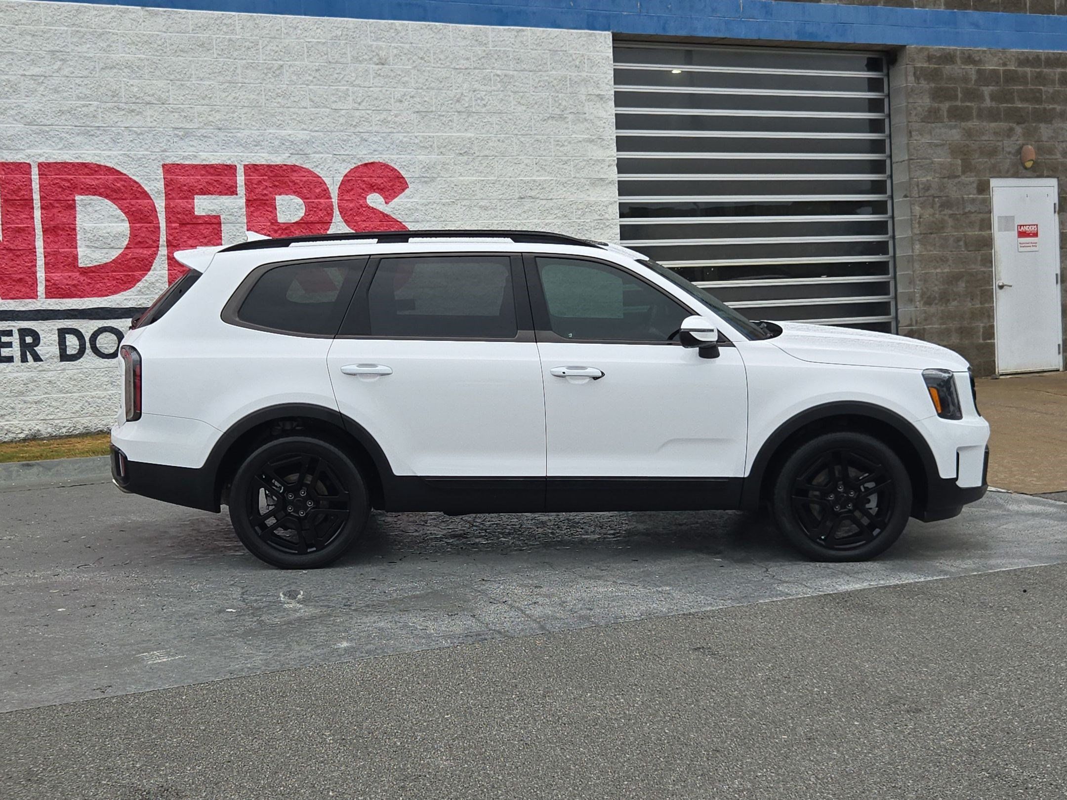 Used 2025 Kia Telluride EX X-Line AWD/4WD image 8