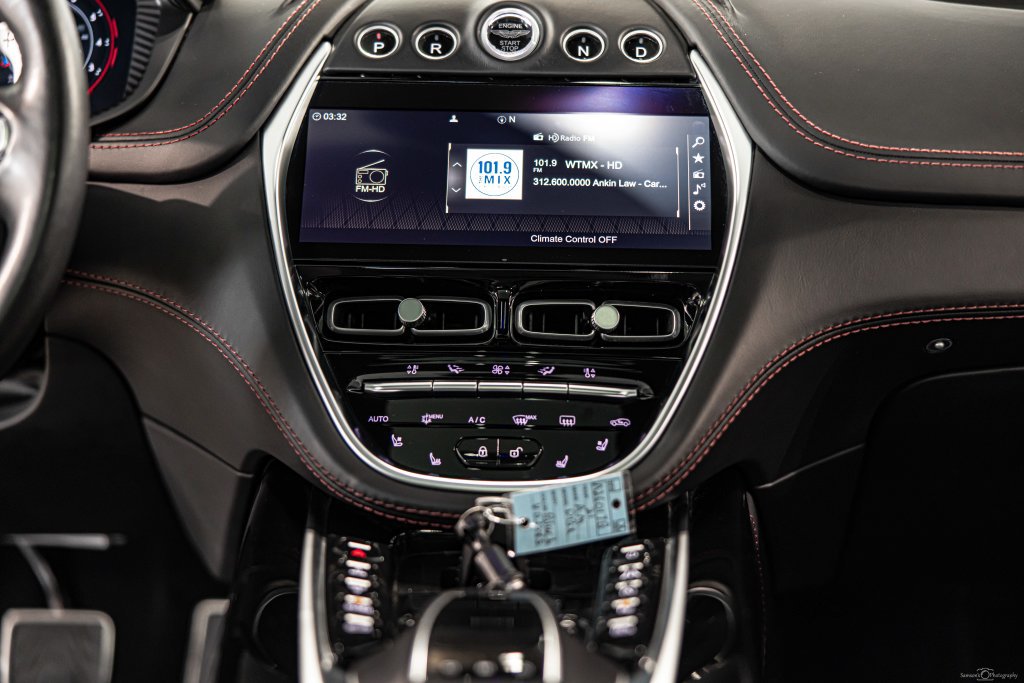 Used 2021 Aston Martin DBX AWD/4WD image 39
