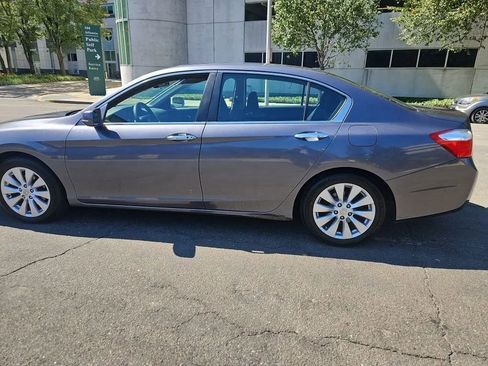Used 2013 Honda Accord EX image 3