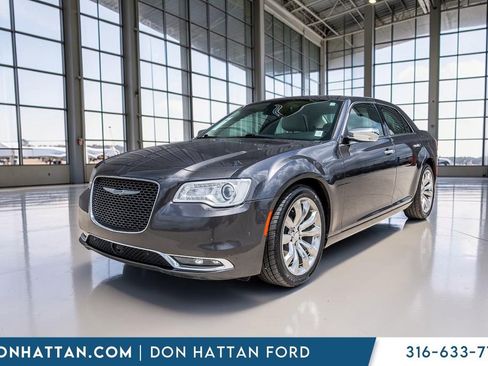 Used 2018 Chrysler 300 Limited w/ Safetytec Plus Group RWD image 28