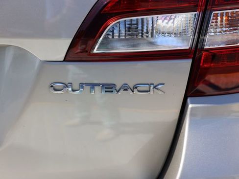 Used 2018 Subaru Outback 2.5i Premium AWD/4WD image 46