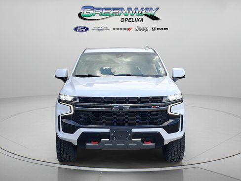 Used 2022 Chevrolet Tahoe Z71 w/ Luxury Package AWD/4WD image 2