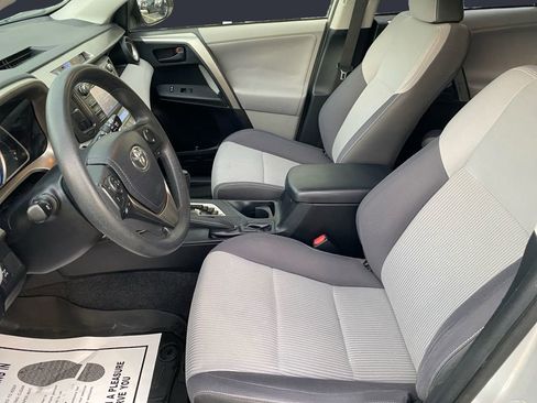 Used 2013 Toyota RAV4 XLE AWD/4WD image 9