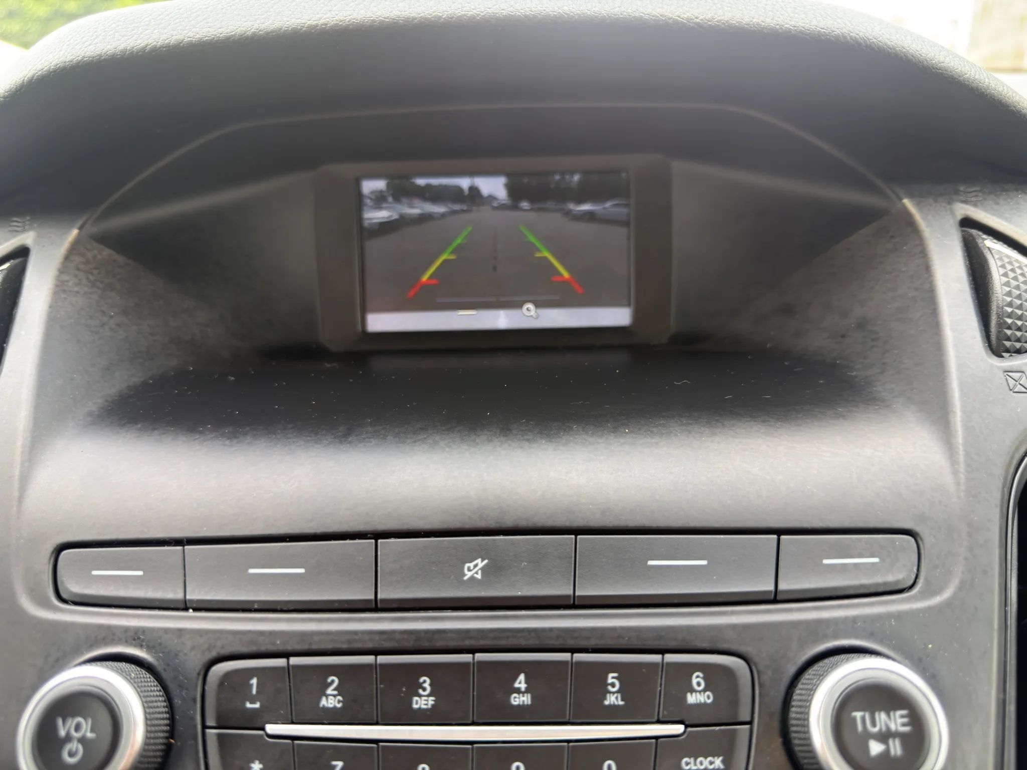 Used 2018 Ford Focus SE FWD image 27