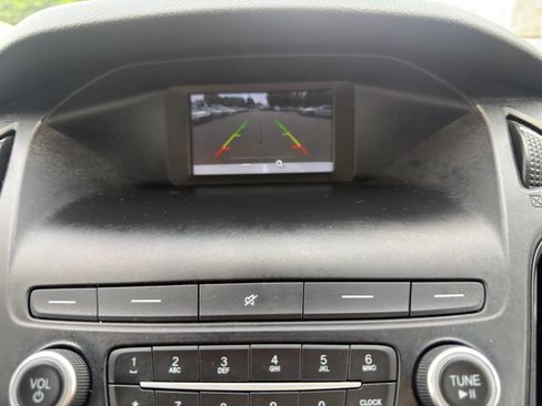 Used 2018 Ford Focus SE FWD image 27