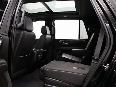 Used 2022 Chevrolet Tahoe RST w/ Sport Performance Package image 13