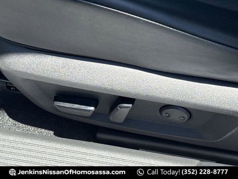 Certified 2024 Nissan Rogue SV w/ SV Premium Package FWD image 30