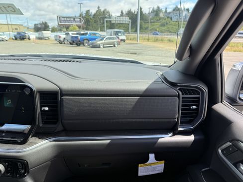 New 2026 Chevrolet Silverado 1500 LTZ w/ LTZ Premium Package AWD/4WD image 24