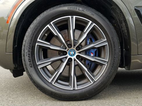 Used 2024 BMW X5 xDrive50e w/ M Sport Package AWD/4WD image 15