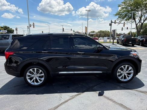 Used 2023 Ford Explorer Platinum w/ Technology Package AWD/4WD image 15