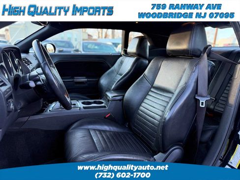 Used 2013 Dodge Challenger R/T Plus image 17