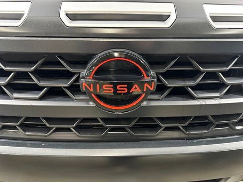 Certified 2025 Nissan Frontier PRO-4X image 9