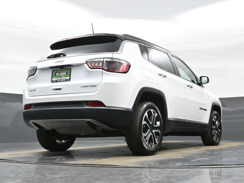 Used 2023 Jeep Compass Limited w/ Sun and Sound Group AWD/4WD image 33