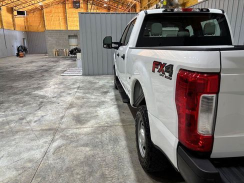 Used 2019 Ford F250 XL w/ Power Equipment Group AWD/4WD image 9