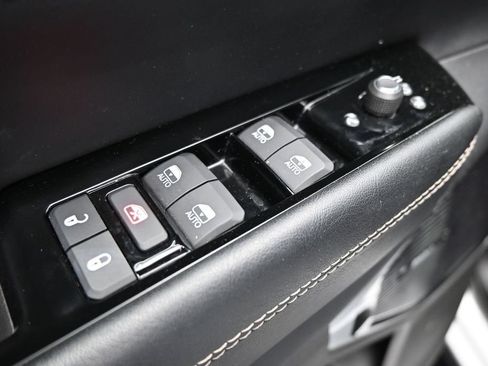 Used 2025 Jeep Wagoneer Series III w/ Premium Group I AWD/4WD image 11