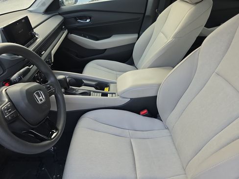 Used 2024 Honda Accord EX image 17