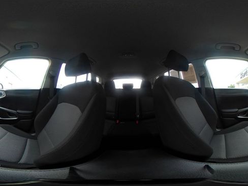 Used 2025 Kia Soul LX w/ LX Technology Package FWD image 42