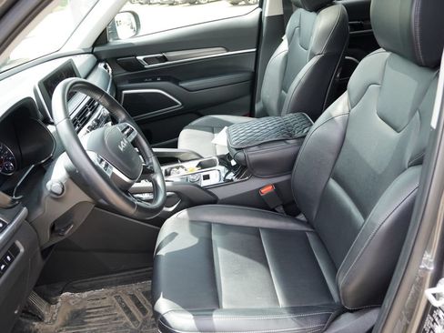 Certified 2022 Kia Telluride S AWD/4WD image 4
