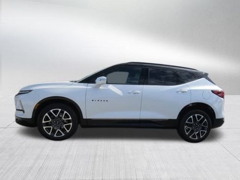 Certified 2023 Chevrolet Blazer RS w/ Driver Confidence II Package image 5