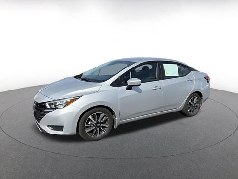 Used 2025 Nissan Versa SV w/ Trunk Package FWD image 8