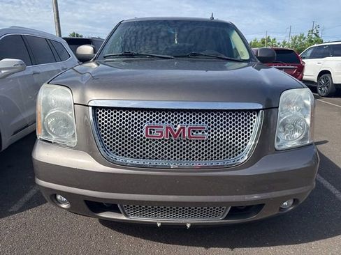 Used 2011 GMC Yukon XL Denali AWD/4WD image 5