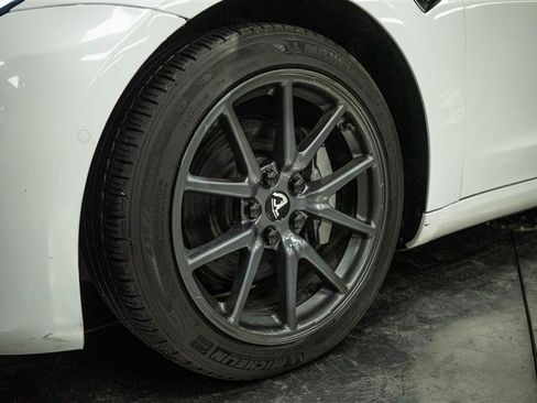 Used 2018 Tesla Model 3 Long Range image 3