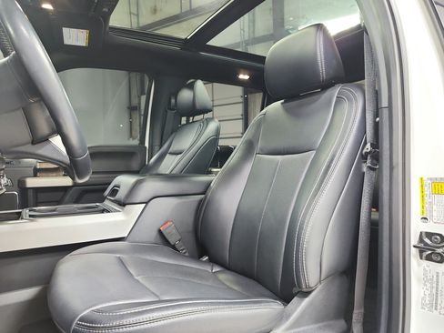 Used 2022 Ford F250 Lariat w/ Lariat Ultimate Package AWD/4WD image 10