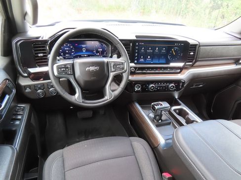 Used 2024 Chevrolet Silverado 1500 RST w/ LPO, Liner Protection Package AWD/4WD image 4