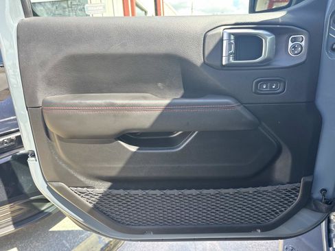 Used 2024 Jeep Gladiator Rubicon w/ Convenience Group image 18