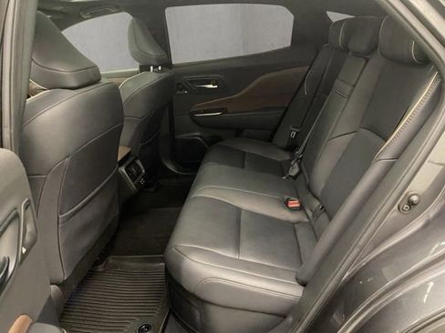 Used 2023 Toyota Crown AWD/4WD image 9