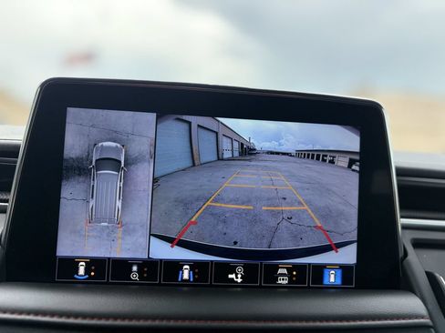 Used 2021 Chevrolet Tahoe RST w/ Luxury Package RWD image 19