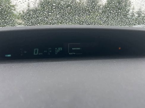 Used 2013 Toyota Prius Four w/ Deluxe Solar Roof Pkg FWD image 18