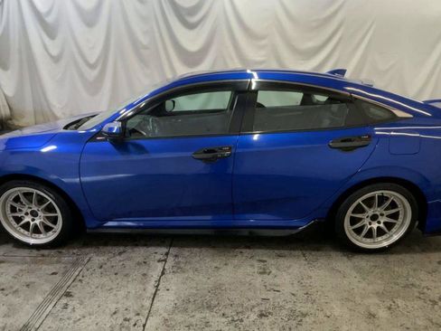 Used 2017 Honda Civic Touring image 5