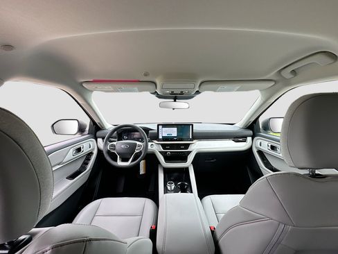 New 2026 Ford Explorer Active image 16