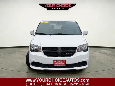 Used 2017 Dodge Grand Caravan SE image 11