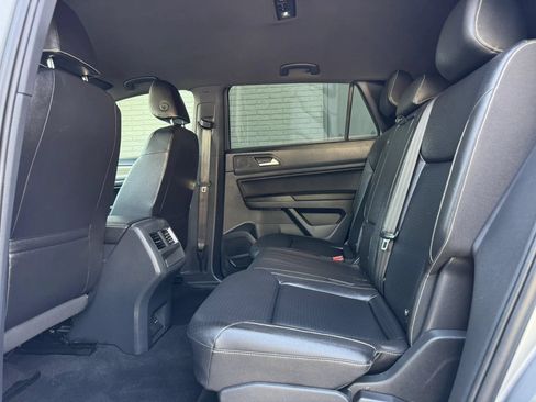 Used 2020 Volkswagen Atlas Cross Sport SE w/ Towing Package AWD/4WD image 18