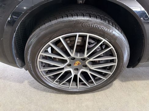 Used 2021 Porsche Cayenne AWD/4WD image 10