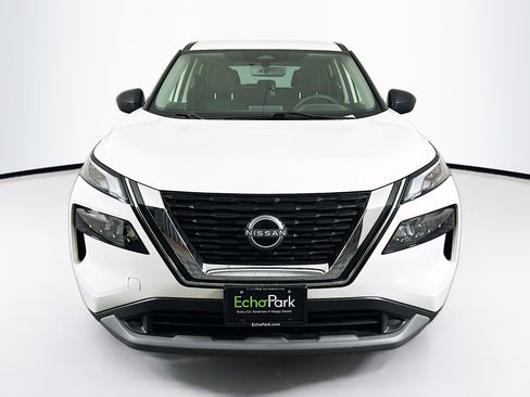 Used 2023 Nissan Rogue S image 2